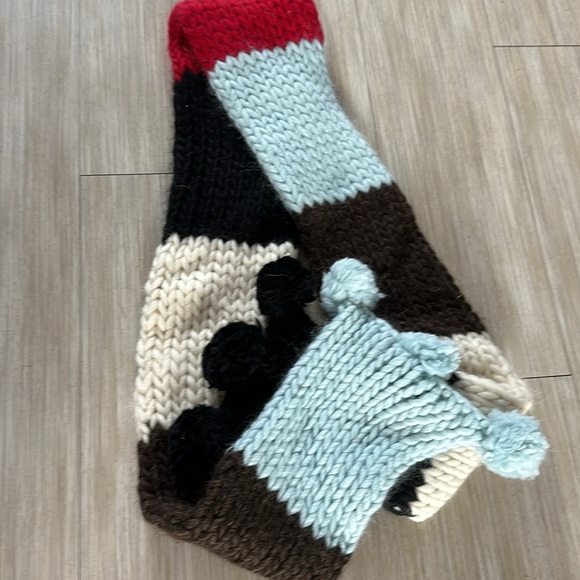 Scarf - Picture 3 of 3